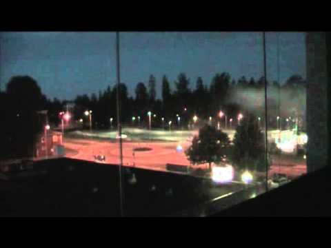 Aamu yöstä/sunnuntai