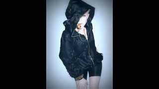 Robyn-Dancehall Queen