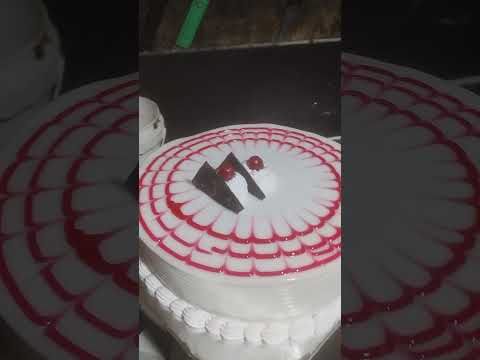 2 kg venilla floverd simple design cake 🍰🍰🍰