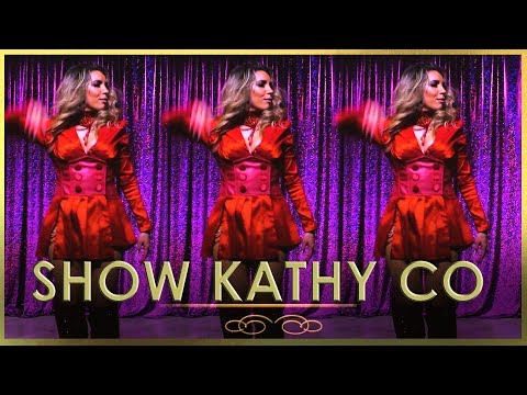 Show Kathy Co en  Reina Del Café Concert, de Todo un Poco.