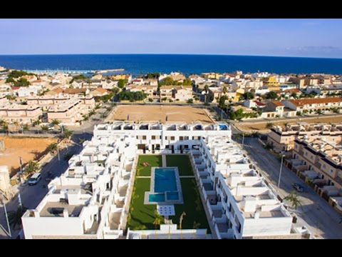 Townhouse 200 metres from the beach in Torre Horadada