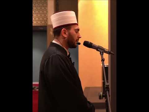 Namazi i Jacisë me fillimin e Sures Isra në Xhaminë TULIPAN