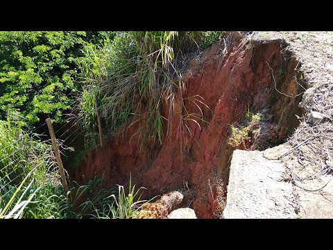 Erosão há anos nesta situação em Campestre! MG 285 entre Piraúba, Astolfo Dutra e Dona Eusébia MG 🤬