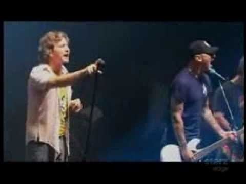 Eddie Vedder - Sheena Is A Punk Rocker - Ramones cover