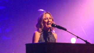 Jennifer Nettles - &quot;Falling&quot; (Live in NH)