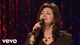 Joni Lamb - Turn Your Eyes Upon Jesus [Live]