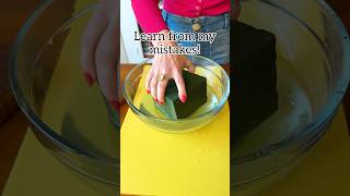 Download lagu How to properly hydrate flower foam! Let it float and saturate until it sinks! #craft #florist mp3