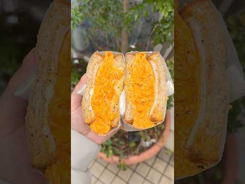 半熟トロトロの特大オムレツサンド【サンダウナー東京オムレツ】