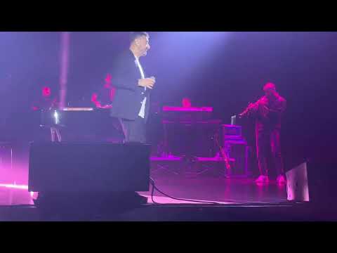 Gigi Finizio, "Scusa" e le canzoni napolitane (mix). Concerto a Roma 07.10.22