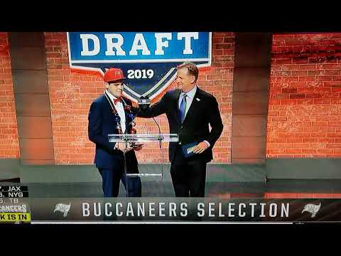 The Buccaneers draft devin white at #5