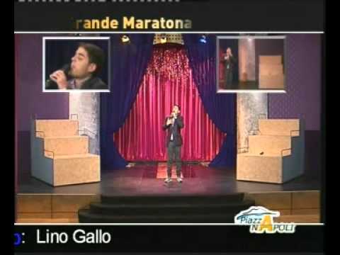 Lino Gallo in Chitarra Rossa cantata a Piazza Napoli.