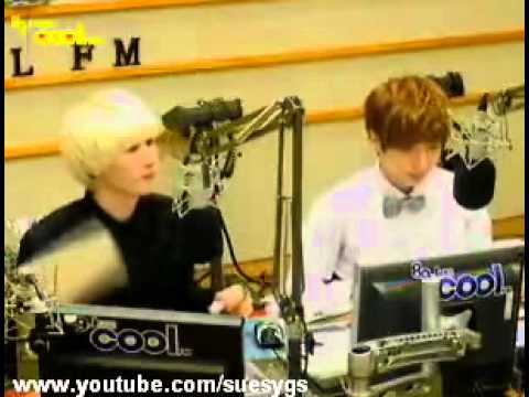 110927-Hyukkie feel hot at sukira