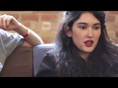 Un buen rato con las Hinds.