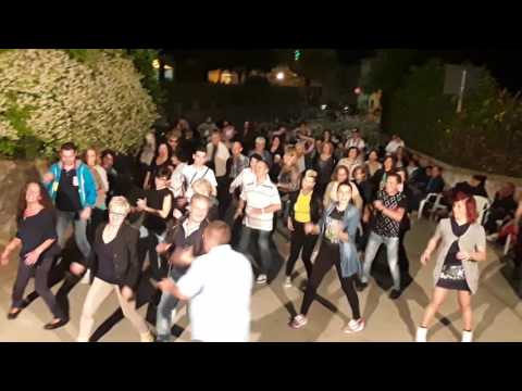 Pizza al borgo  a borgo di montoro con noel bisogno e la tribù che balla