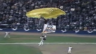 1986 WS Gm6: Fan parachutes onto infield