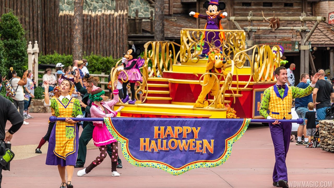 Mickey’s Happy Halloween Cavalcade 2020