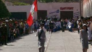 preview picture of video 'Estudiantes desfilando el 7 de Junio del 2007'