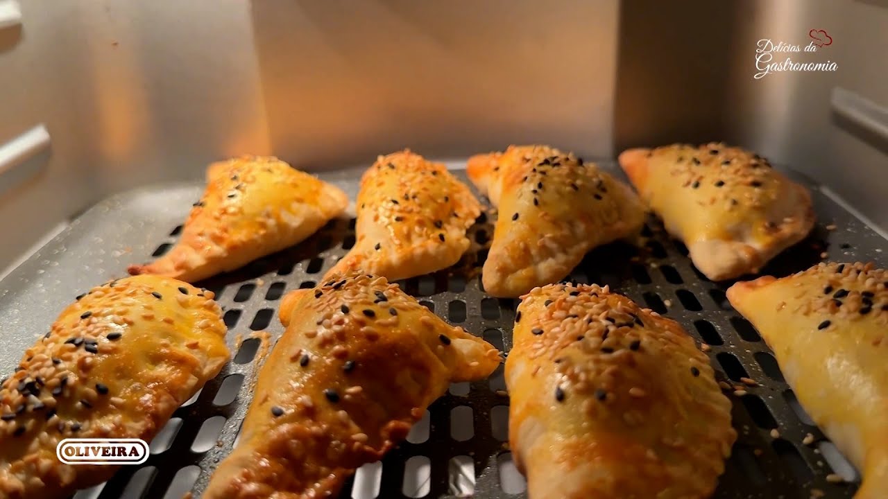 Aprenda a fazer pasteizinhos assados com palmito de pupunha Oliveira