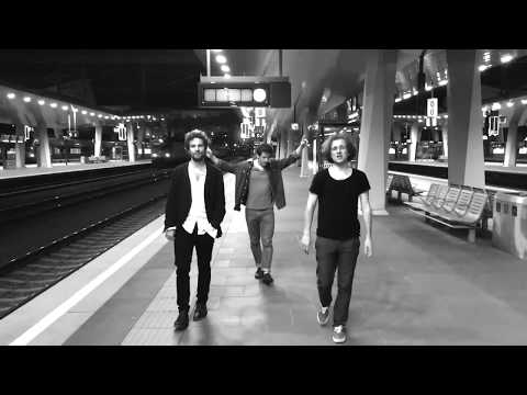 No Flags – Bahnsteig Nummer 8  (Official Video)