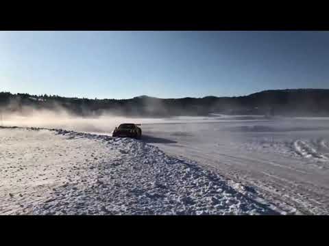 Porsche 991 GT3RS drifting on ice