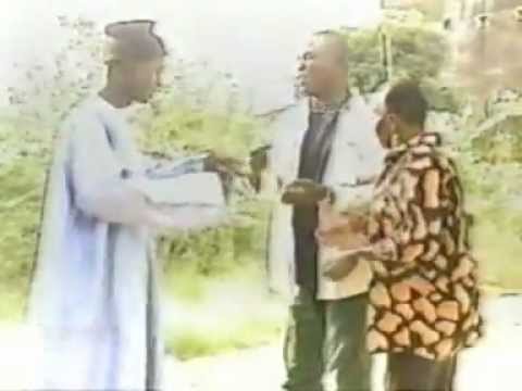 Les Guignols d'Abidjan - Les Malfrats : le petit là, c'est son jour de chance !