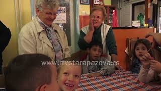 Deca iz „Poletarca“ posetila penzionere