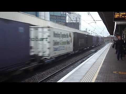 Freightliner 90043 and 90047 On Coatbridge - Daventry