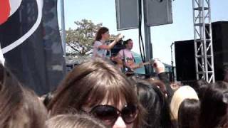 PlayRadioPlay &quot;Madi Don&#39;t Leave&quot;