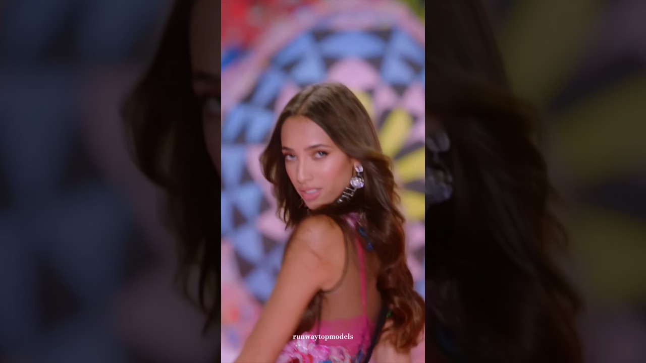 Yasmin Wijnaldum for Victoria's Secret 2018 #yasminwijnaldum #supermodel #runway #victoriasecret