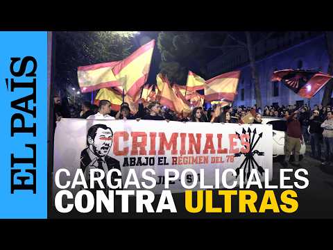 Cánticos de «asesino» y cargas policiales: así fue la protesta frente al Ministerio de Transportes