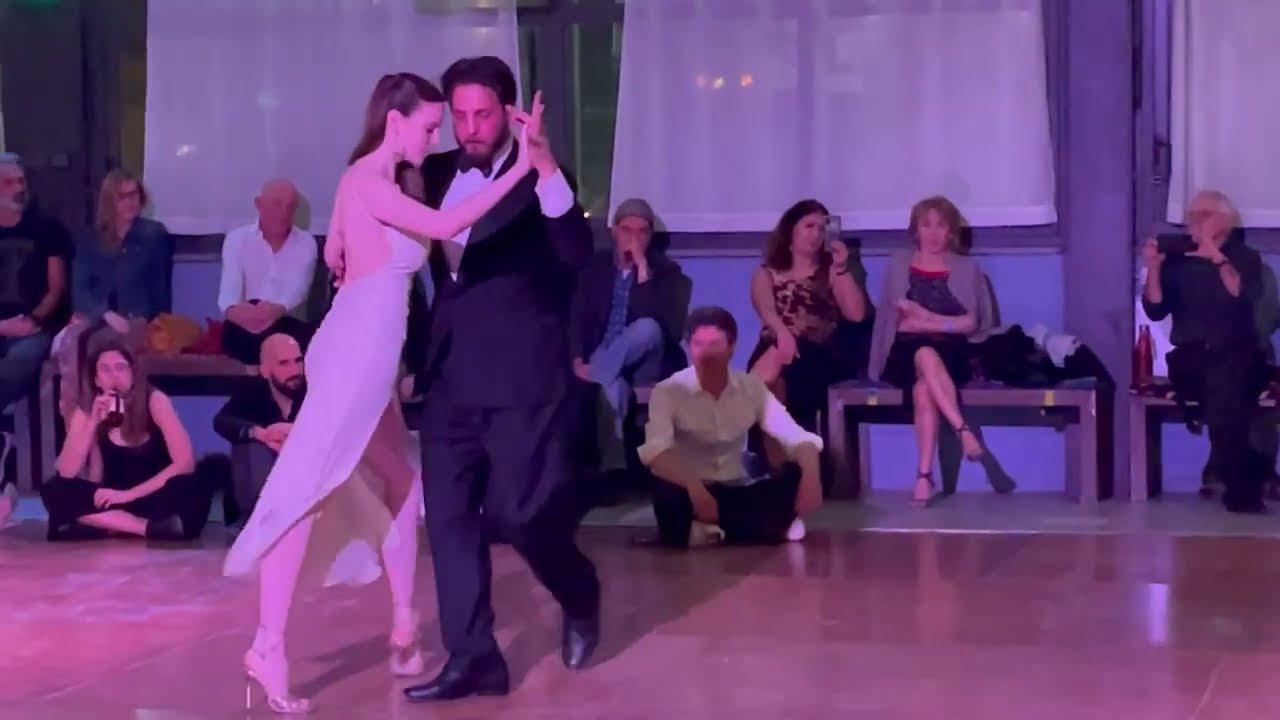 Demetrio Scafaria & Maude Andrey - Frente al Mar