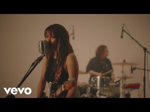 Gracenote - Babaeng Torpe (Official Live Peformance)