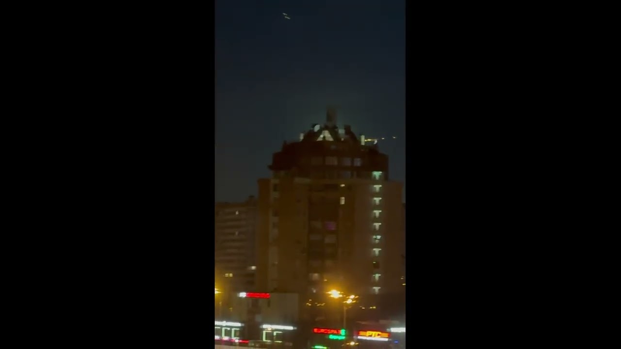 Bright Asteroid in Moscow Russia || ViralHog