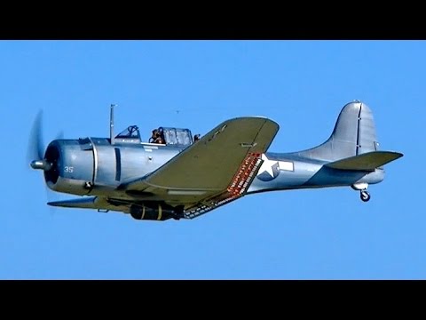 DOUGLAS SBD-5 DAUNTLESS BIG RC SCALE MODEL AIRPLANE WARBIRD DEMO FLIGHT / RC Airshow Hausen 2015