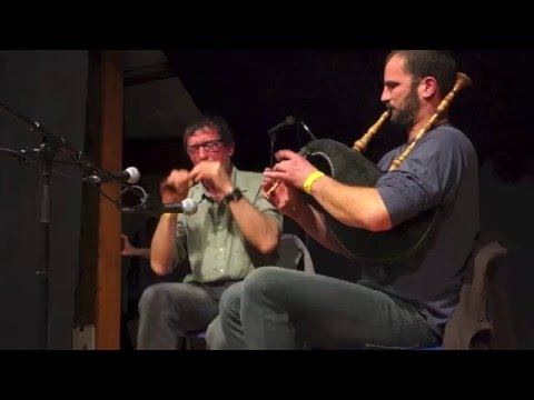 BERTHOU/PHILIPPE - Fest noz 85 ANS Marcel GUILLOU - Danse des mouchoirs