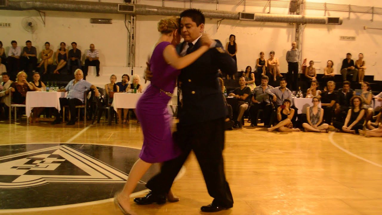 Video thumbnail for Noelia Hurtado & Carlos Espinoza en Milonga Malena Sunderland Club 3/4