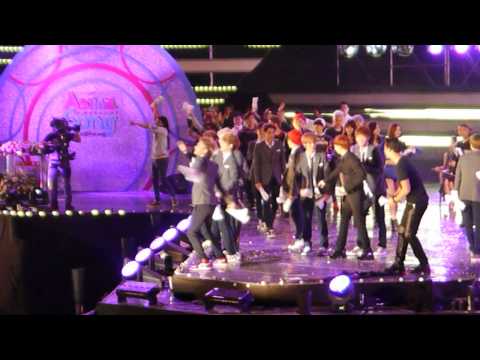 131009 Asia Song Festival EXO - Ending 아시아송 페스티벌 엔딩 (1/3)
