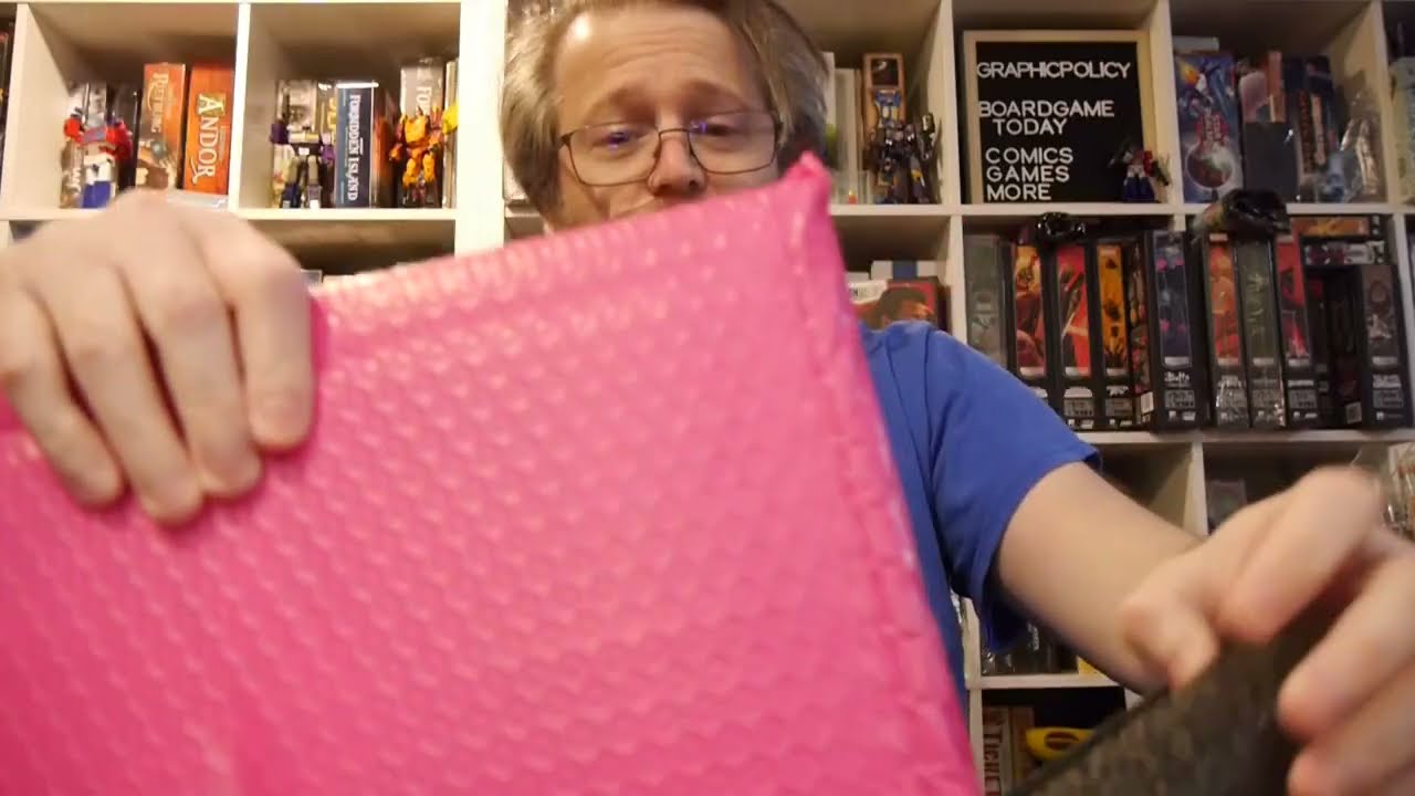 We open a Lost Boy Comics Mystery Box! What's inside the box!?