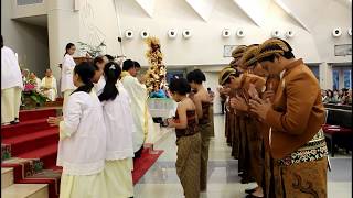 Download lagu Persembahan di Misa Inkulturasi Jawa Gereja Maria Bunda Karmel mp3
