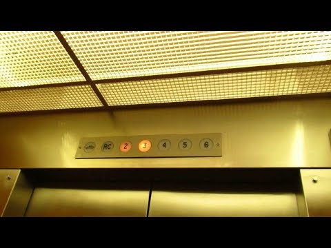 COOL ABEC ELEVATORS IN MONTREAL BUILDING - MAY 2020