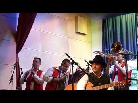 Wildbach Trio mit dem Volkslied "Mein Votan sei Häuserl"