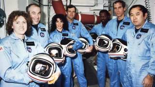 Download lagu NASA honors Challenger crew on 30th anniversary of explosion mp3