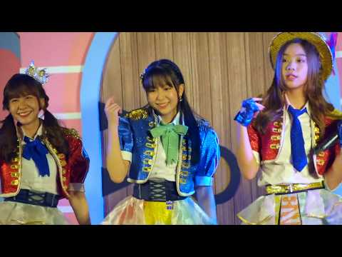 BNK48 - เธอคือเมโลดี้【Mewnich BNK48 Fancam】「Give อ่ะ Gift Event」25.12.18