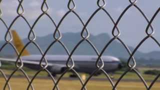 preview picture of video 'condor lining on runway 14 for takeoff from Mauritius Airport'