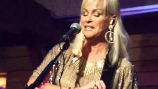 Lorrie Morgan - A Picture of Me(Without You) (Live From The Woodlands)