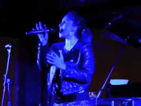 Claudia Albuquerque - Rolling in the Deep (Adele)