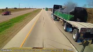 Flatbed cuts off other trucker