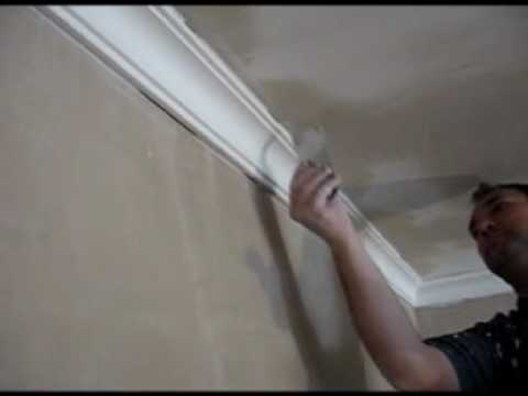 comment poser moulure plafond
