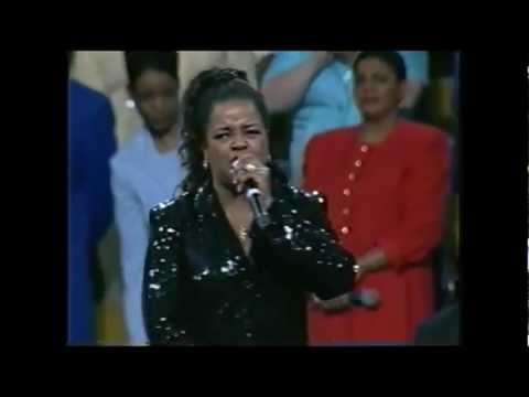 Shirley Caesar- Sweeping Through The City (LIVE)