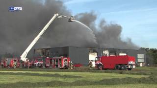 preview picture of video 'Grote brand in bedrijfspand op industrieterrein Veldkamp in Borne'